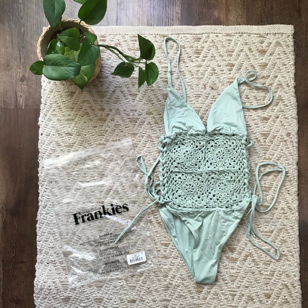 Crochet authentic frankies bikini